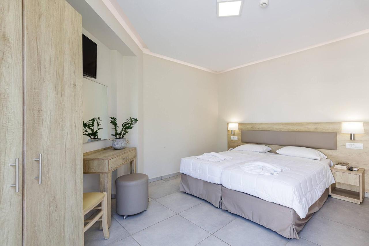 Theo Star Beach Hotel มาเลีย ภายนอก รูปภาพ