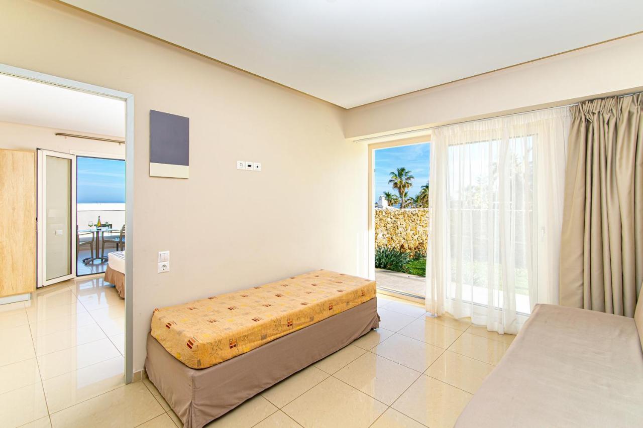 Theo Star Beach Hotel มาเลีย ภายนอก รูปภาพ