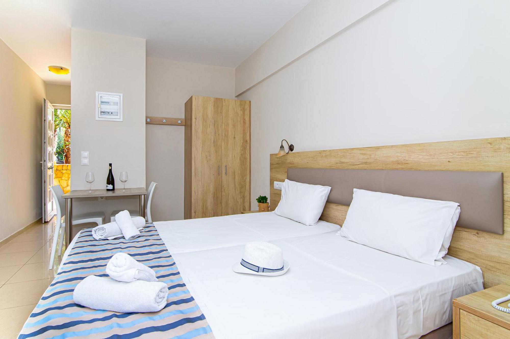 Theo Star Beach Hotel มาเลีย ภายนอก รูปภาพ