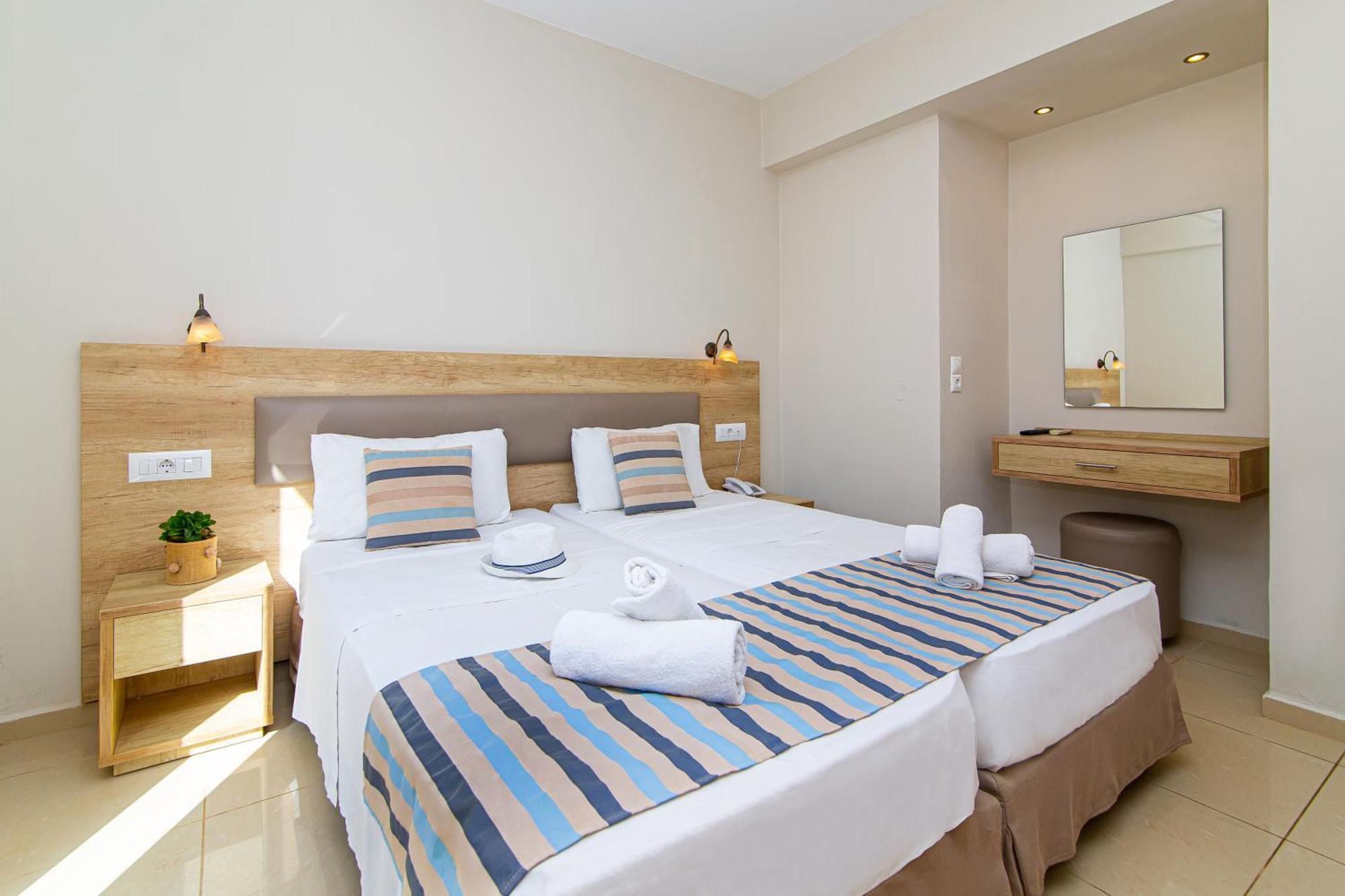 Theo Star Beach Hotel มาเลีย ภายนอก รูปภาพ