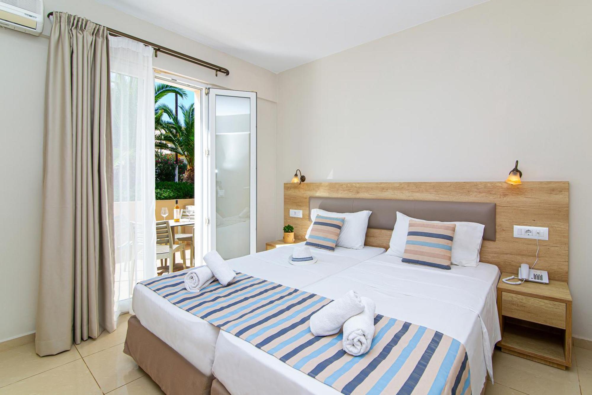 Theo Star Beach Hotel มาเลีย ภายนอก รูปภาพ